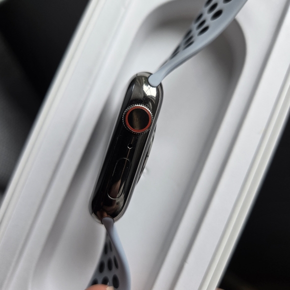 Apple Watch 6 44m Graphite Stainless Steel LTE - Picture 6 of 6